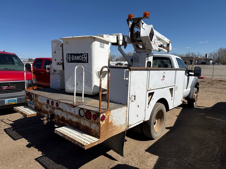 2011-ford-f550-image-3