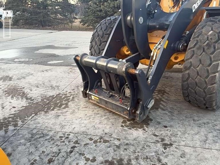 2024-deere-624-p-tier-image-13