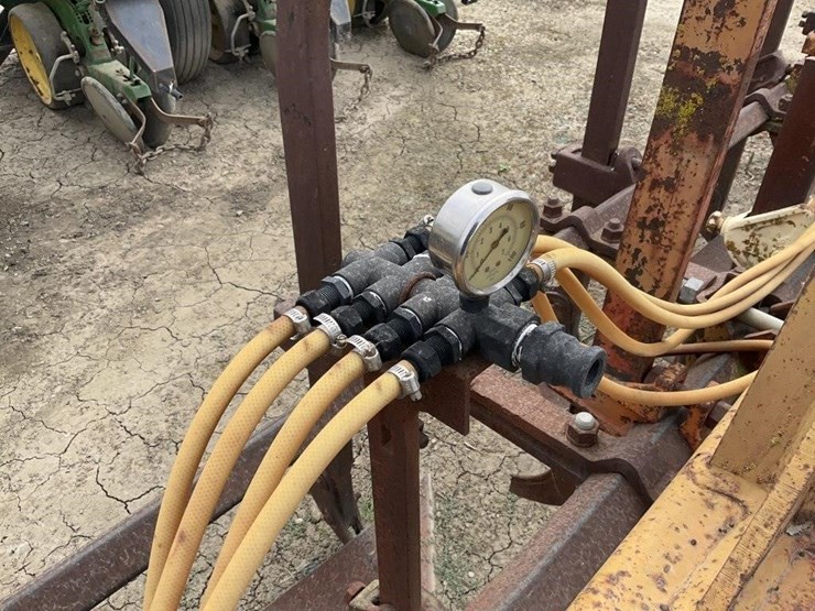 custom-3-pt-8-row-30"-cultivator-image-11