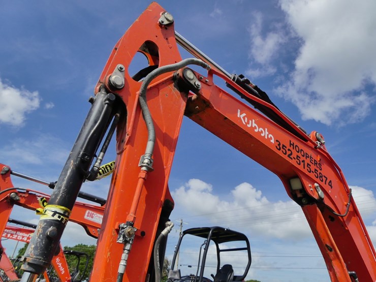 kubota-u55-5-image-10