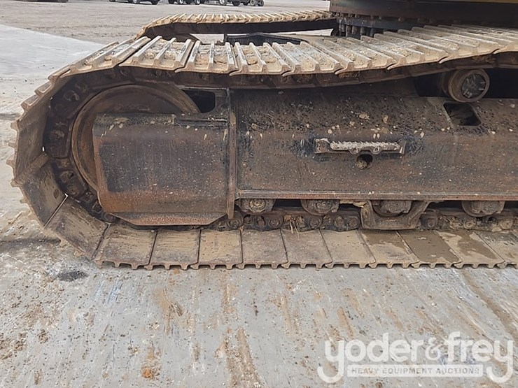 2019-caterpillar-336-image-11