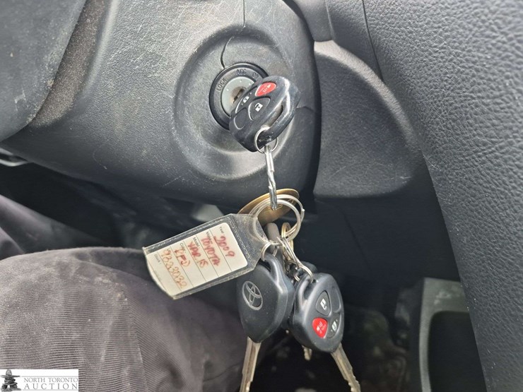 2009-toyota-yaris-base-4dr-sedan-4a-image-18