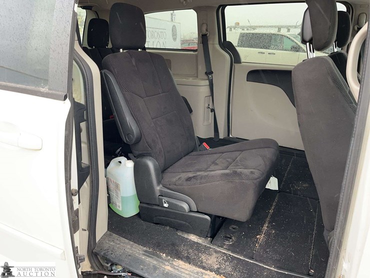 2013-dodge-grand-caravan-se-image-15