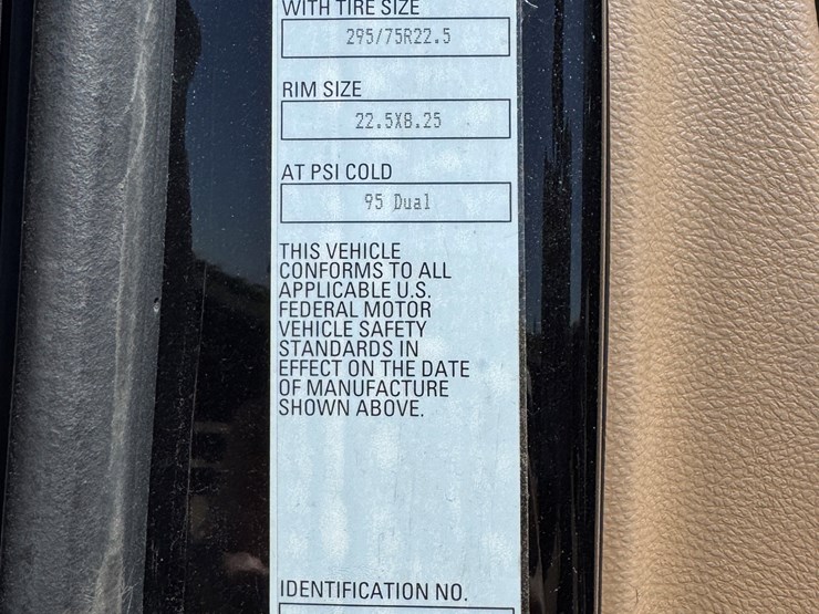 2015-kenworth-t680-image-9