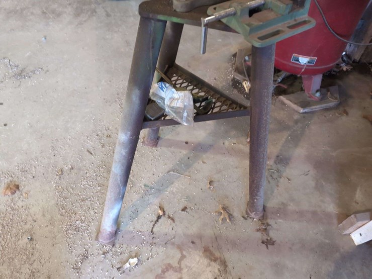 craftsman-5162-bench-vise-with-stand-image-5