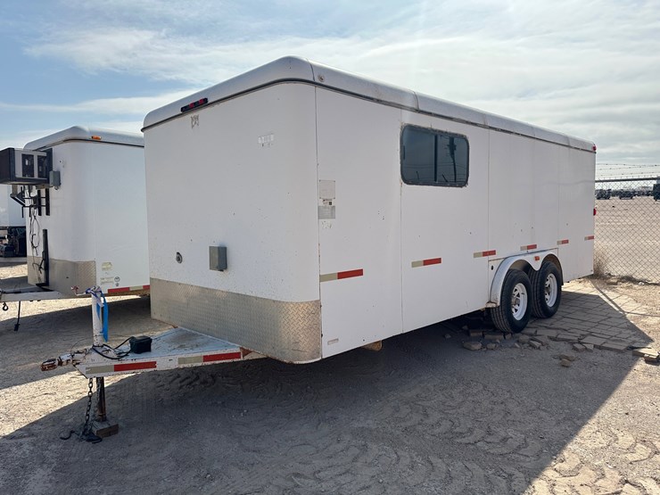 2006-w-w-trailer-20'-t/a-enclosed-trailer-image-1