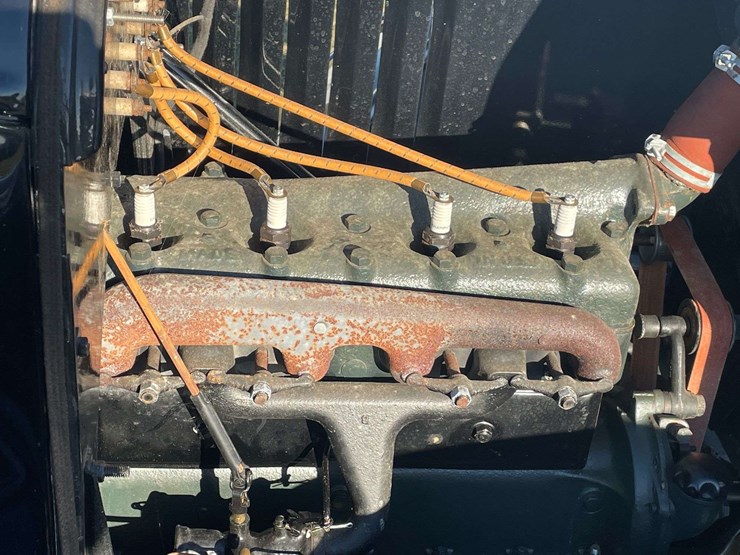 1917-model-t-touring-image-78