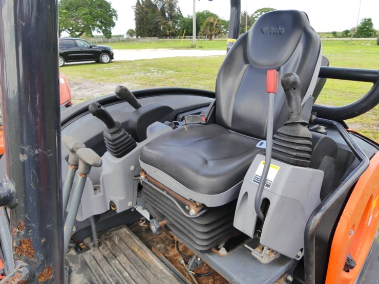 2022-kubota-kx040-4-image-12