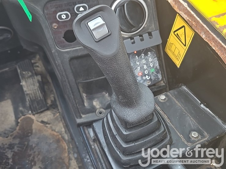 2018-jcb-512-56-image-107