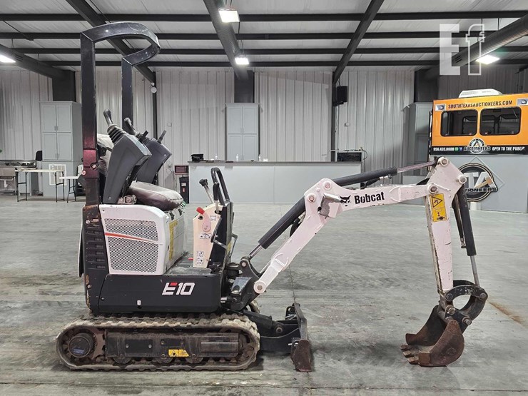 2022-bobcat-e10-image-6