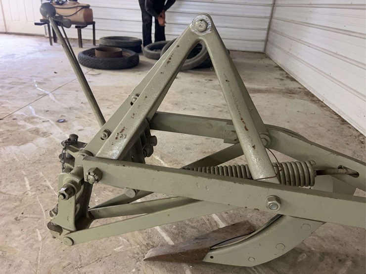 two-bottom-ferguson-plow-image-25