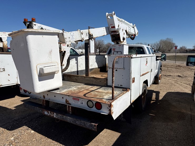 2013-ford-f550-image-3