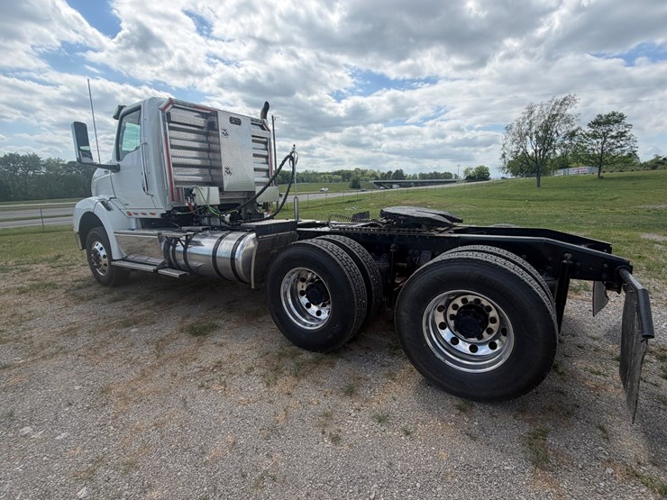 2024-international-hx620-image-4