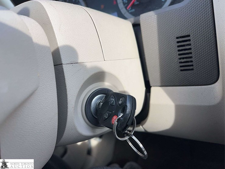 2011-ford-escape-hybrid-image-14