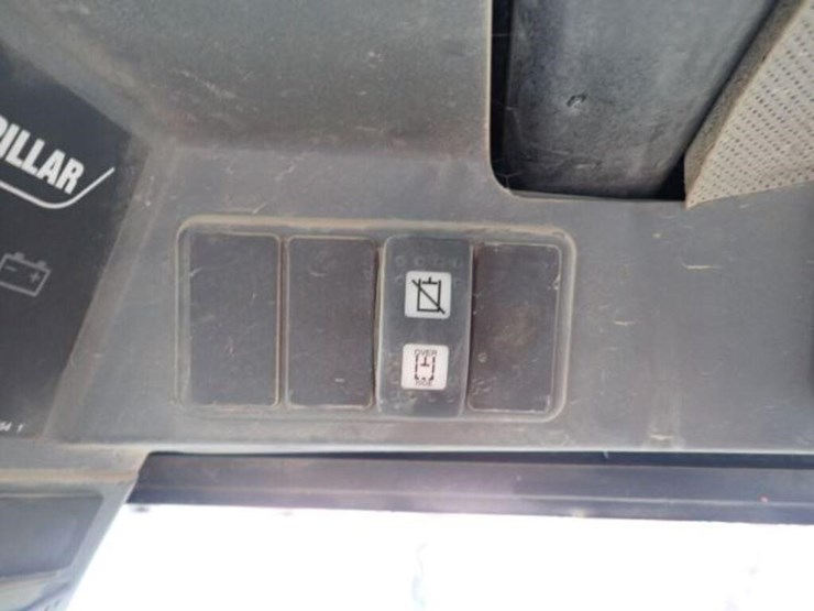 2010-caterpillar-232b-image-20