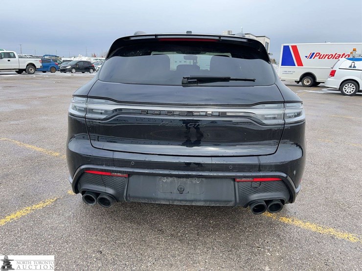 2024-porsch-macan-gts-image-5