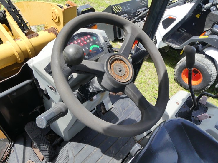 2015-caterpillar-903c-image-12