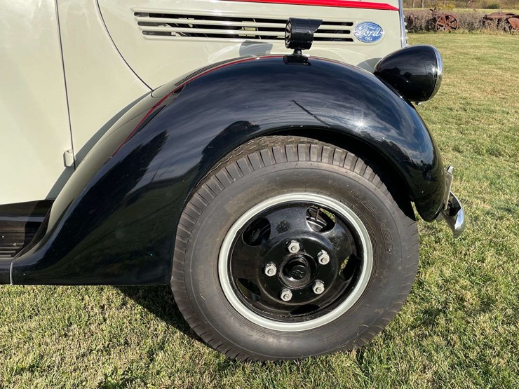 1939-ford-truckstell-sleeper-cab-semi-image-23