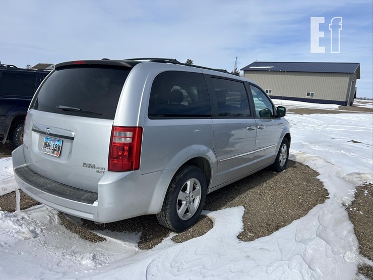 2010-dodge-grand-caravan-sxt-image-4
