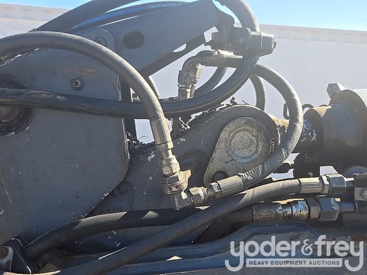 2010-deere-310sj-image-54