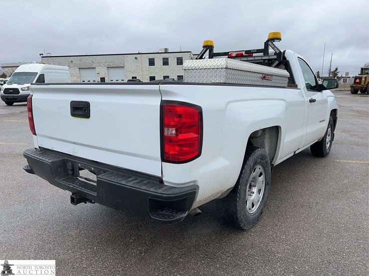 2018-chevrolet-silverado-1500-image-5