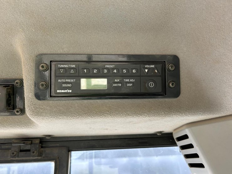 2017-komatsu-d51pxi-24-image-31