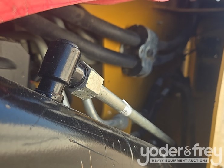 2021-caterpillar-289d3-image-32