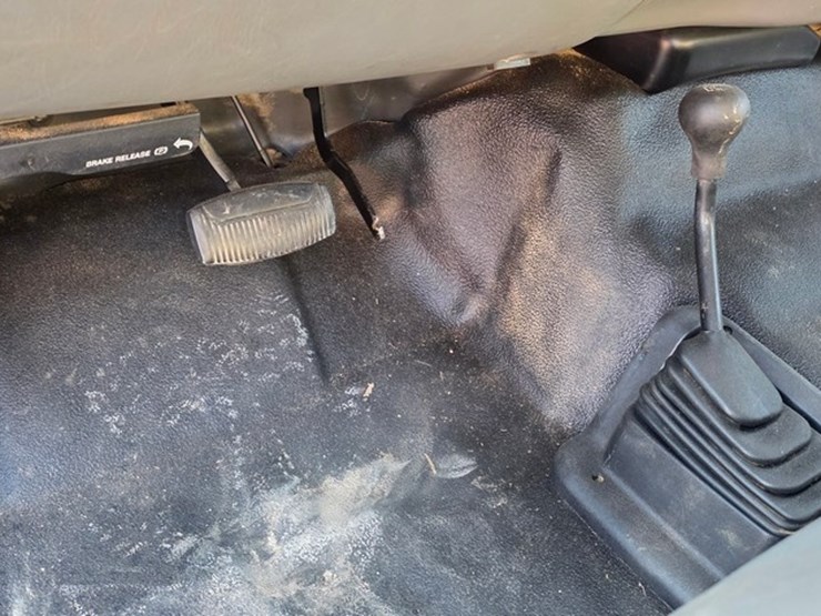 2004-ford-f350-image-46