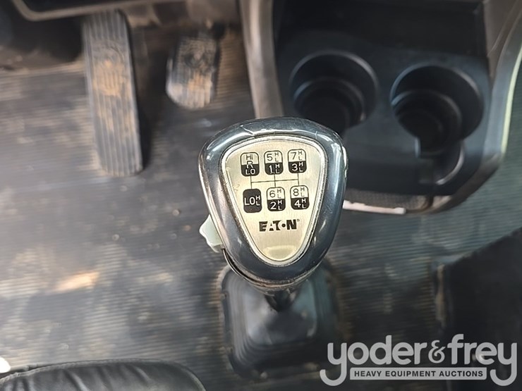 2014-kenworth-t880-image-129