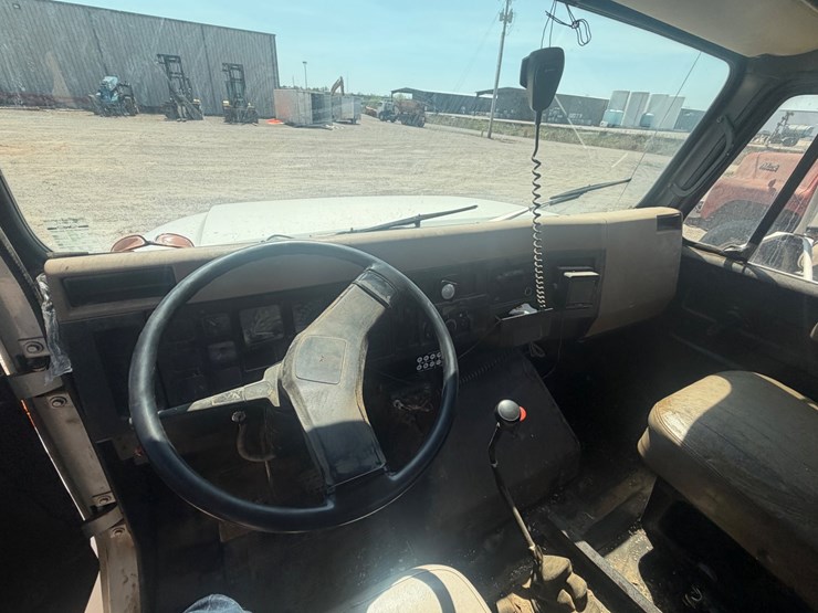 1990-international-4900-image-31