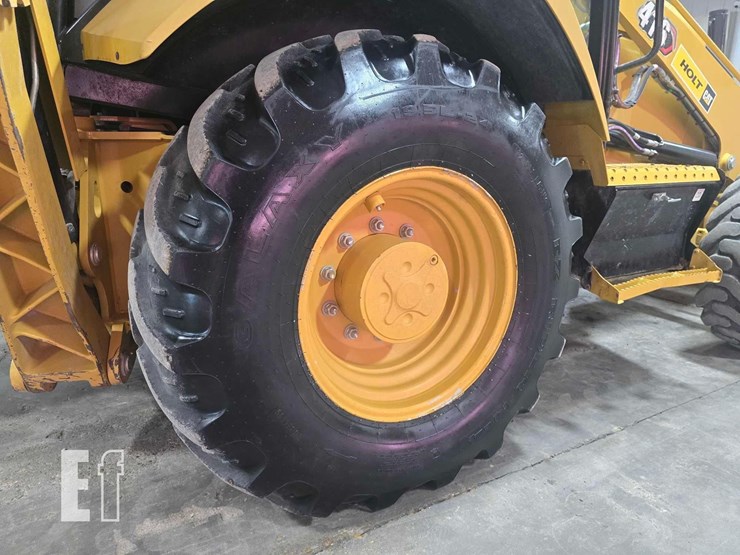 2021-caterpillar-416-image-32