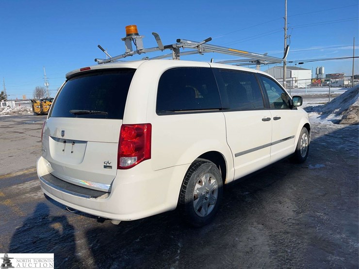 2012-ram-c/v-tradesman-image-3