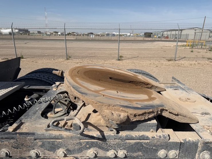 2011-peterbilt-386-image-10