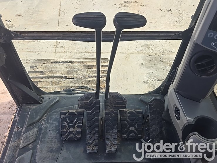 2017-caterpillar-336fl-image-109