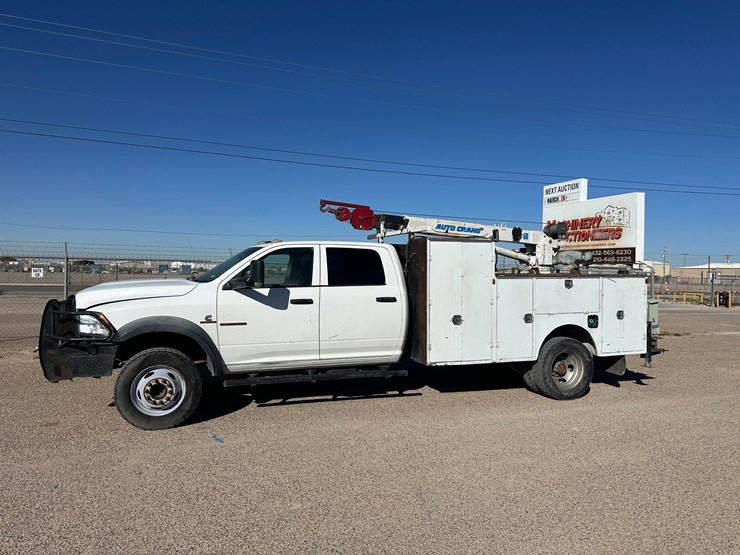 2014-dodge-5500-service-truck-image-1