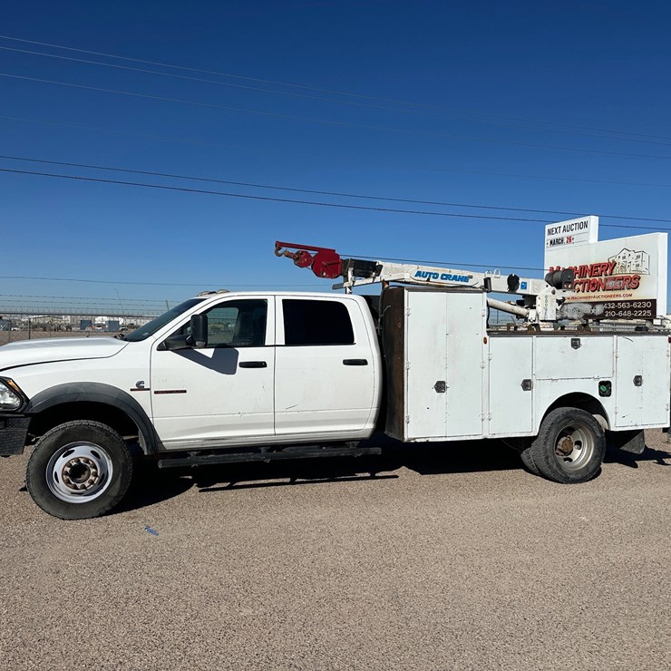 2014 DODGE 5500 SERVICE TRUCK