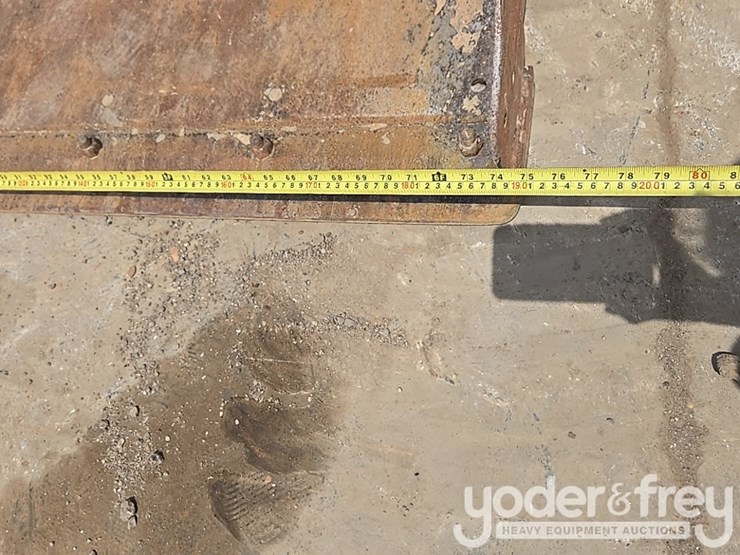 2021-bobcat-t740-image-25