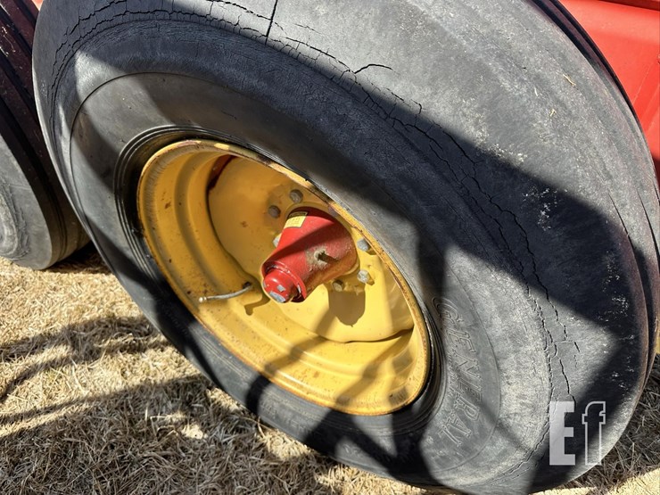 new-holland-791-image-11