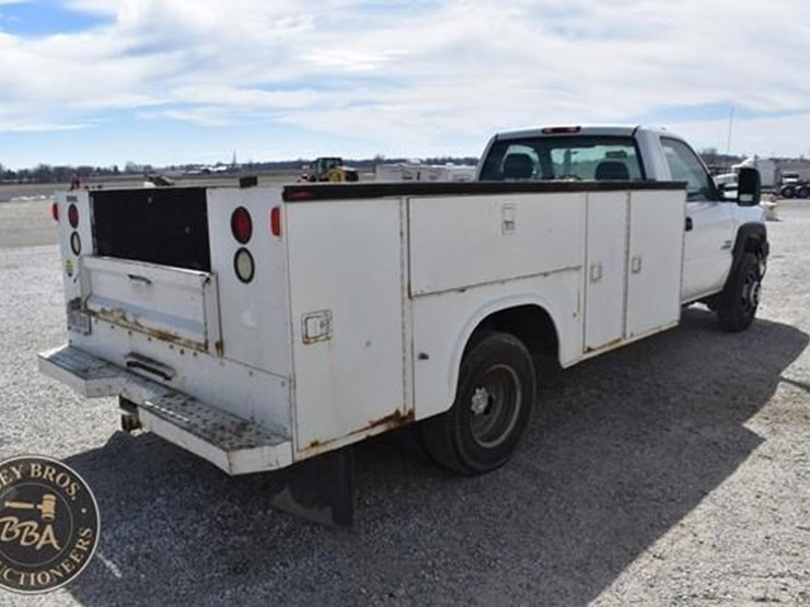 2007-chevrolet-3500-image-9