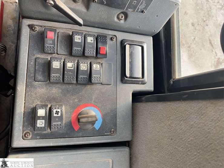 2010-caterpillar-924h-image-12