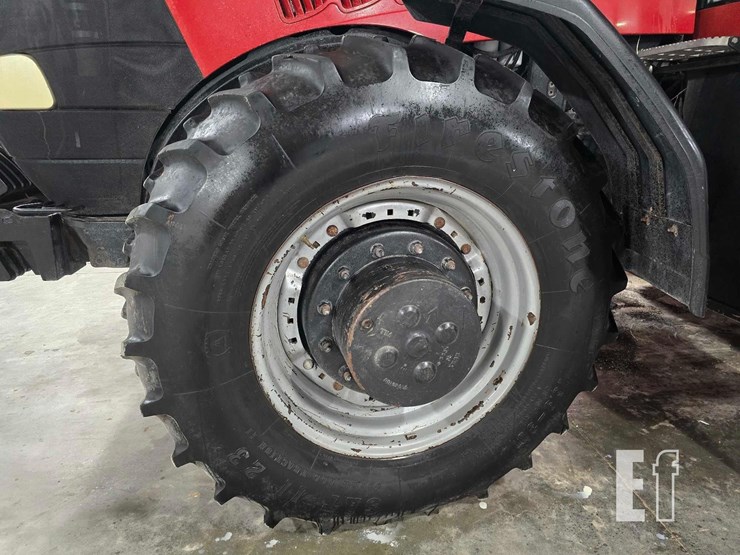 case-ih-magnum-245-image-22