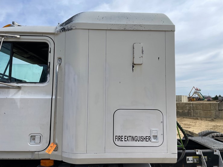 #400-•-1997-mac-ch600-semi-(has-wi-title)-image-23