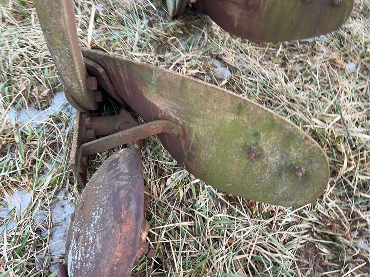 ferguson-12-oa-28-two-bottom-plow-image-13