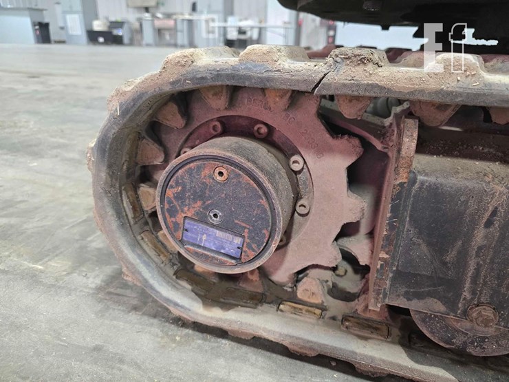 2022-bobcat-e10-image-34