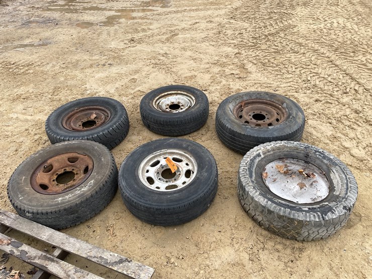 #3926-•-(6)-spare-rims-and-tires-image-2