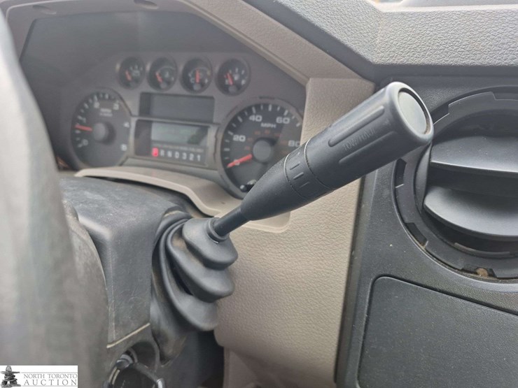 2008-ford-f550-image-16