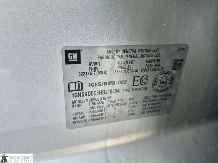 2017-chevrolet-tahoe-image-18