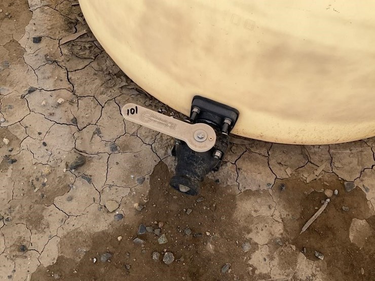 500g-upright-poly-tank-image-2