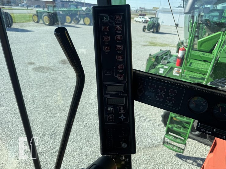 1987-new-holland-tr86-image-22