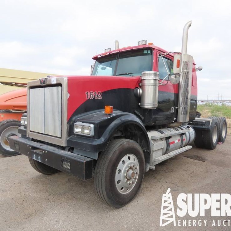 2011 WESTERN STAR 4900